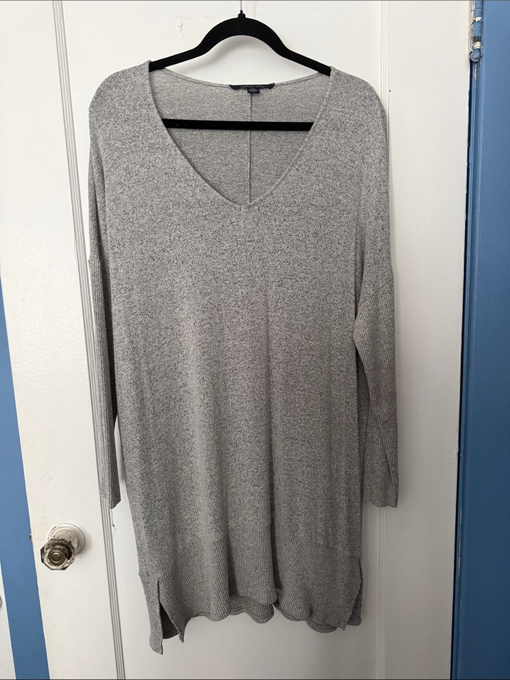 American Eagle Outfitters Heather Gray V-Neck Long Sleeve Knit Dress